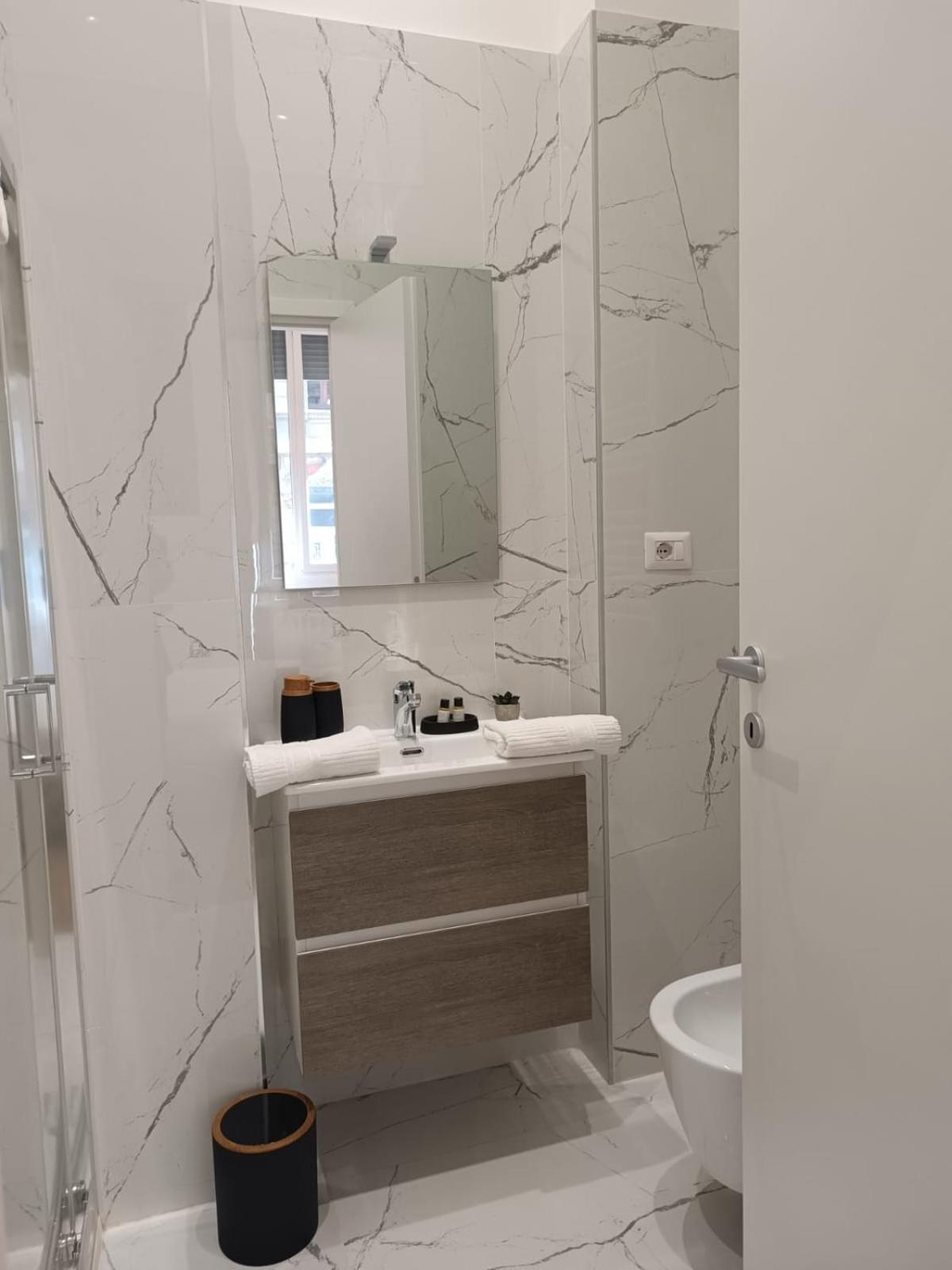 Be-C0 Centrale New Double Suite Milano Eksteriør bilde